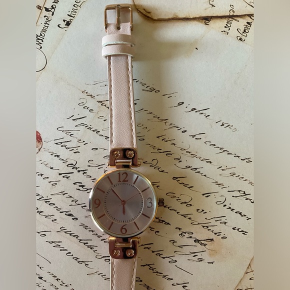 QUARTZ Ladies Rose Gold Tone with Leather Band Classic Analog Watch - Picture 9 of 10